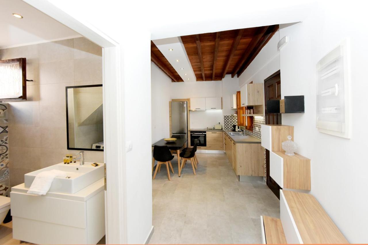 Pera 2-bedroom In The Center Of Holiday home *